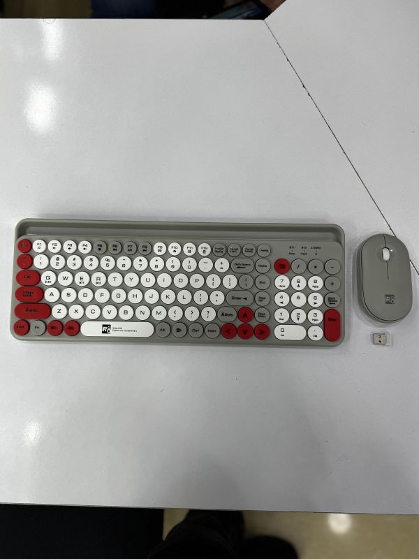 R8 1930 Bluetooth & Wireless Keyboard + Mouse