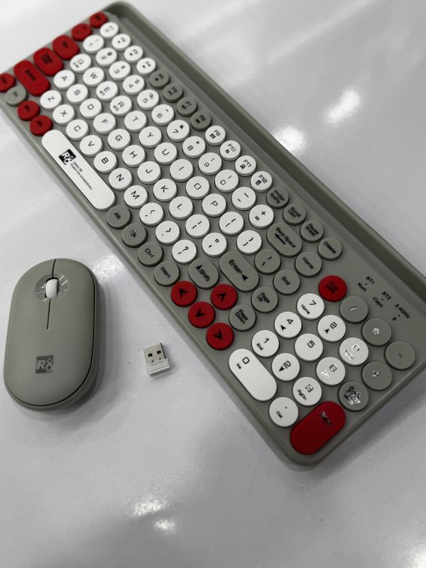 R8 1930 Bluetooth & Wireless Keyboard + Mouse